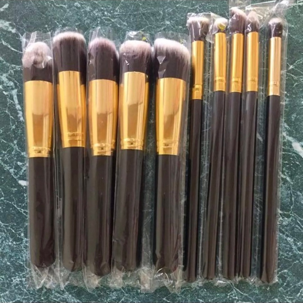 A Set Makeup Brush